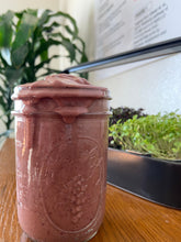 Schoko-Kirsch-Smoothie mit Rotkohl Microgreens