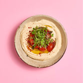 Hummus mit Grünkohl-Microgreens